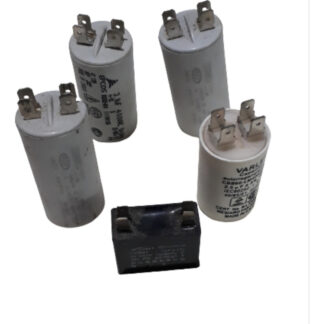 Capacitores